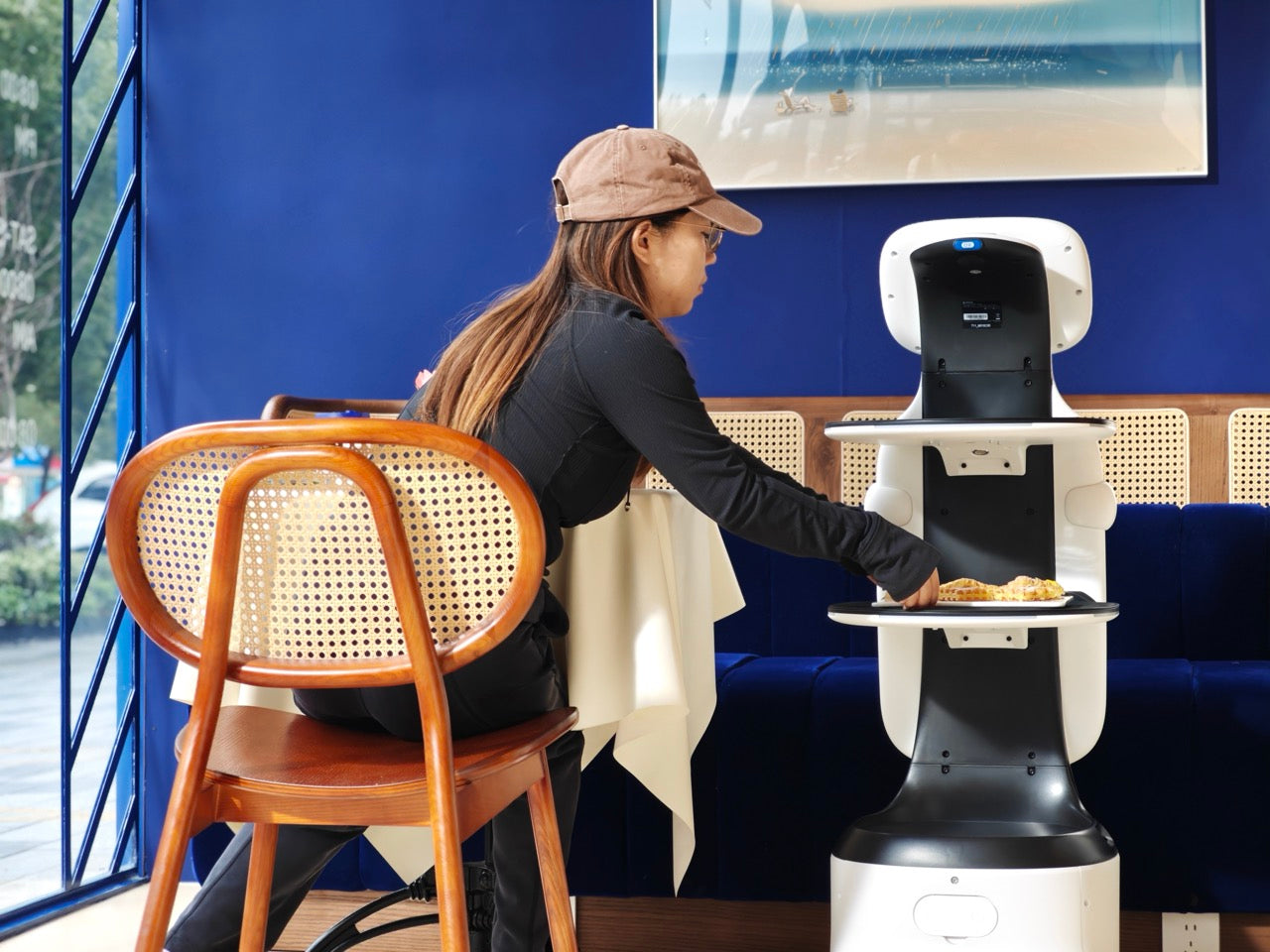 KEENON Dinerbot T11 | Premium Serviceroboter mit 18,5